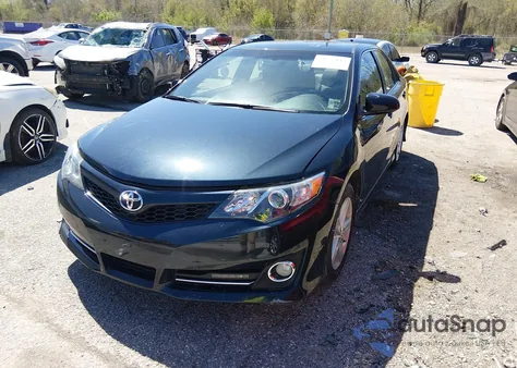 2014 Toyota Camry Se z USA, uszkodzony, nr VIN 4T1BF1FK9EU808865